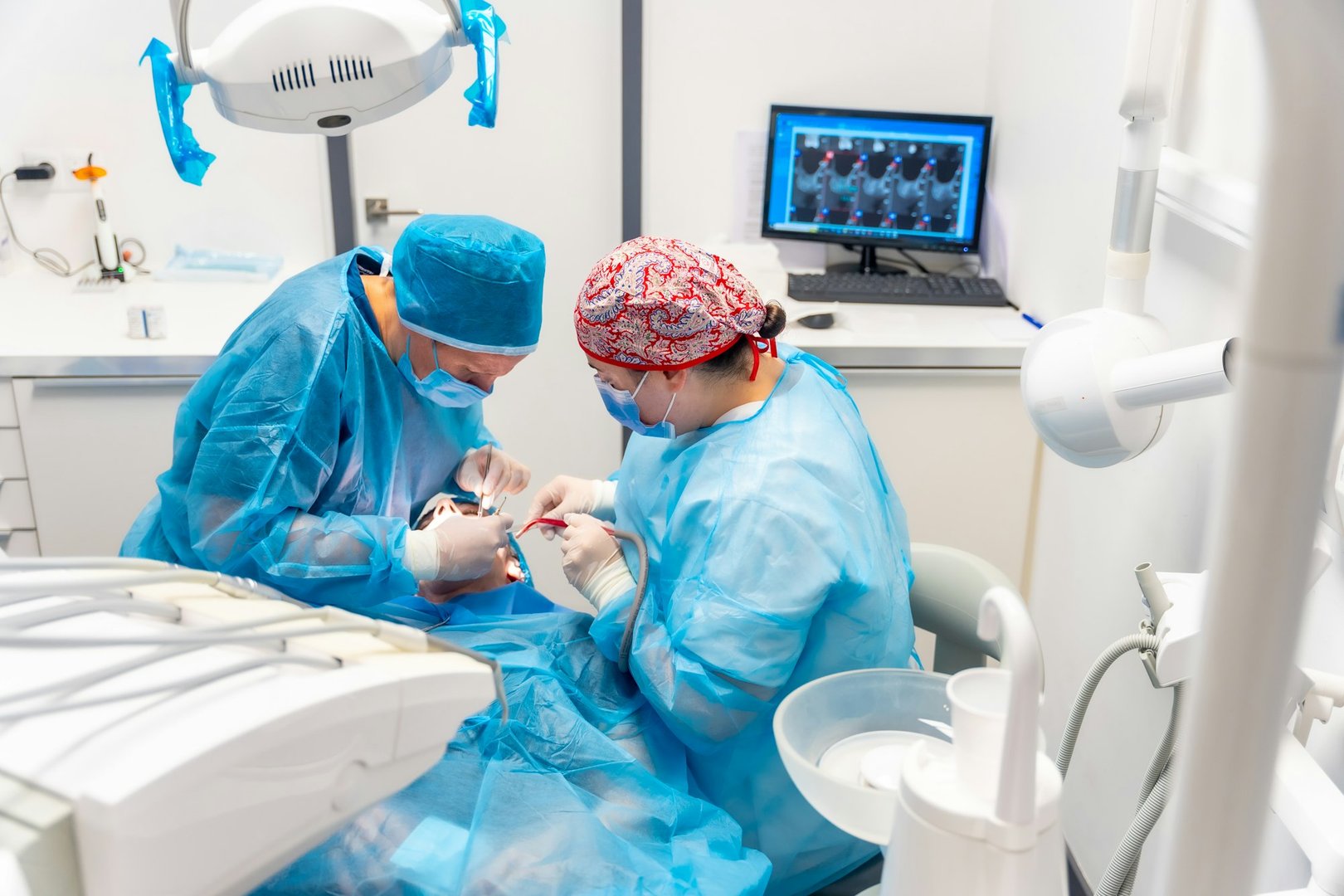 will medicare pay for dental implants